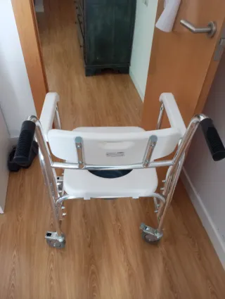 Silla Inodoro Ducha Aluminio con Ruedas