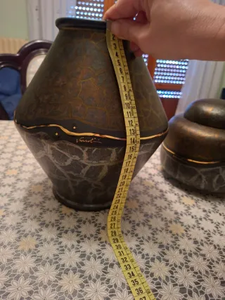 Coppia vasi maiolica marrone e oro