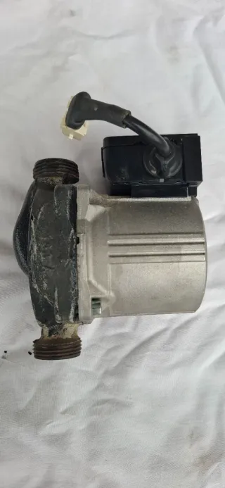 Pompa acqua per caldaia a gasolio BaxiRoca Gavina