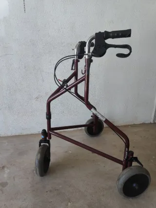 Andador Invacare Rojo