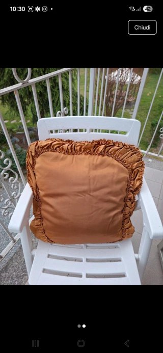 Cuscino ricamato a mano vintage, retro raso dorato