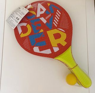 Palas de playa con pelota de decathlon