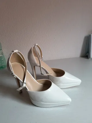 Zapatos charol blancos fiesta evento T.35