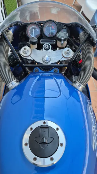Kawasaki ZXR 750 J1 de segunda mano por 6.000 EUR en Barcelona en