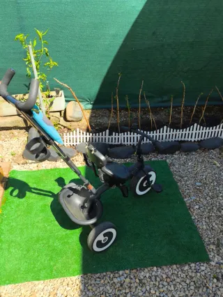 Triciclo infantil hasta 5 años tiene capota