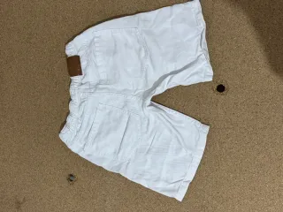 Calções vermelhos com cordão