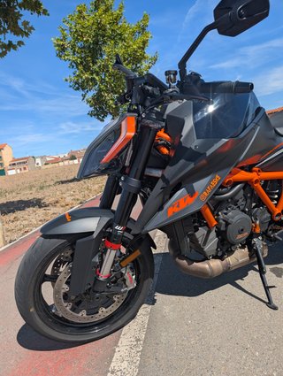 Moto KTM super duke R 1290