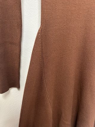 Vestido marrón de punto manga larga