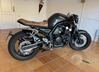 Yamaha Fazer 600 Cafe Racer Custom