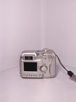 Cámara Digital Nikon Coolpix 2100 Plata