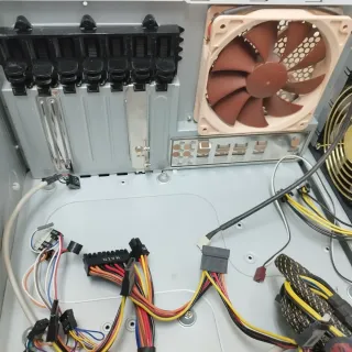 Caja PC formato ATX Thermaltake M9 negra