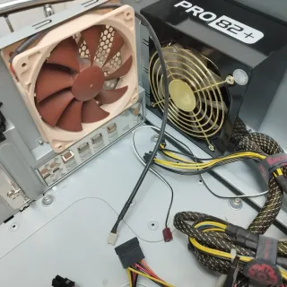 Caja PC formato ATX Thermaltake M9 negra