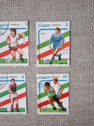 Serie francobolli vintage calcio Italia '90