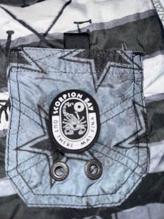 Bañador niño estampado calavera y estrellas