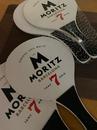 4 Raquetas de playa Moritz Barcelona 2€