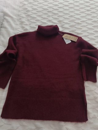 Jersey cuello alto rojo