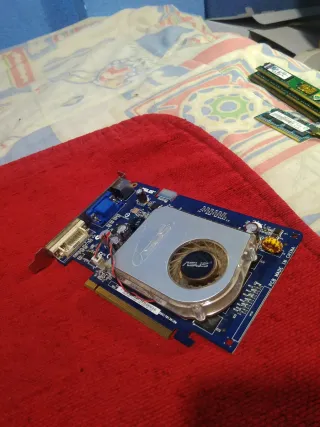 Tarjeta Gráfica Asus PCI Express 512MB