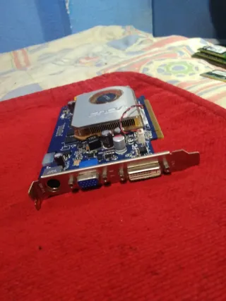 Tarjeta Gráfica Asus PCI Express 512MB