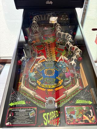 Pinball Elvira Scared Stiff Midway bally.