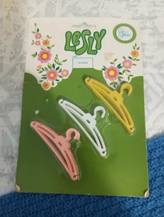 3 Perchas Juguete Lesly (Rosa, Blanco, Amarillo)