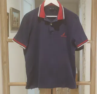Polo Azul con detalles rojos para hombre