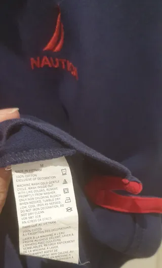 Polo Azul con detalles rojos para hombre