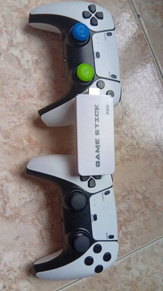 Controller per videogiochi multicolore