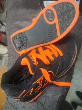Zapatillas Heelys Negras y Naranjas número 38