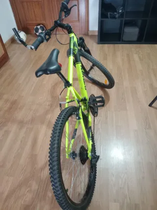Bicicleta B'TWIN Rockrider Verde