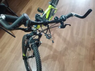 Bicicleta B'TWIN Rockrider Verde