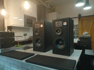 Altavoces JBL Made in USA