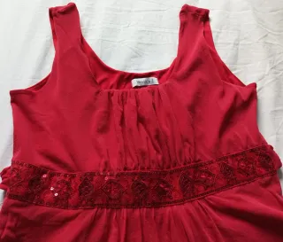 Vestido rojo con lentejuelas