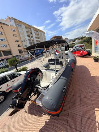 Joker Coaster 600 + Mercury proXS 115Hp + remolque