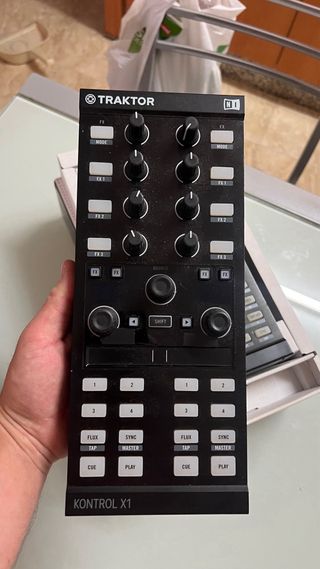 Native Instruments Traktor Kontrol X1.