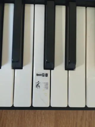 Piano electrónico 66 teclas