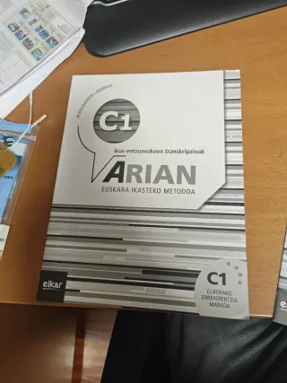 Arian C1 Ikaslearen liburua (+DVD)