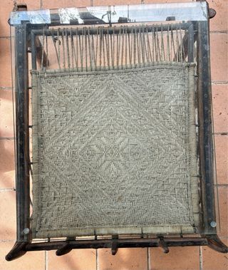 Mesa antigua telar alfombras Indonesia