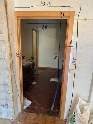 2 Puerta madera con cristales. 50!euros cada una