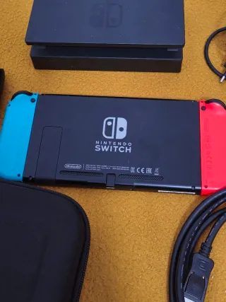 Nintendo Switch Azul/Rojo + Accesorios