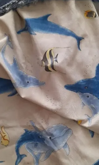 2 Cortinas con diseño de peces y tiburones