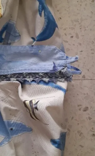 2 Cortinas con diseño de peces y tiburones