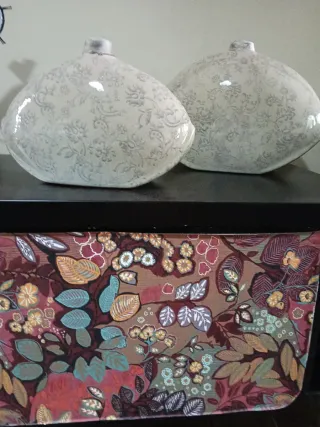 Pareja de Jarrónes Decorativos Porcelana Beige y G