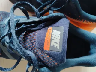 Scarpe Nike nero e arancioni Junior
