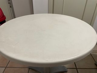 Coppia tavoli rotondi di plastica