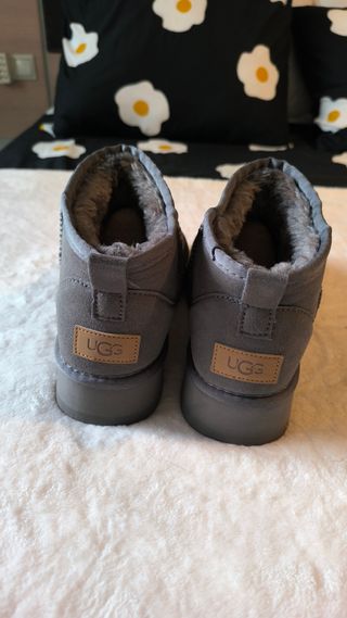 Botines UGG bajos con plataforma grises