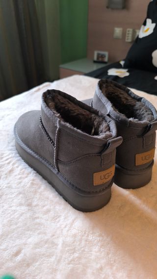 Botines UGG bajos con plataforma grises
