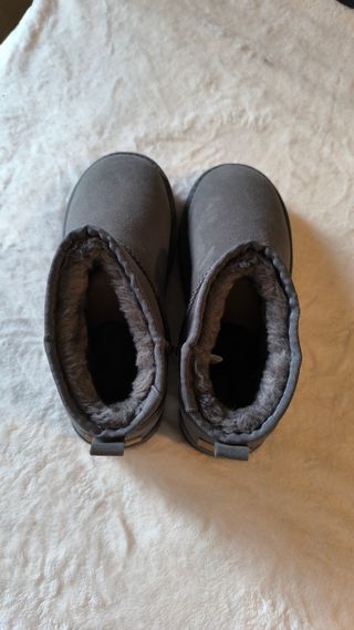 Botines UGG bajos con plataforma grises