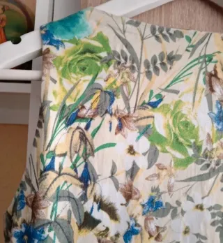 (M) Vestido corto floral sin mangas