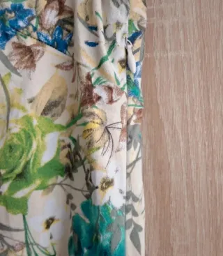 (M) Vestido corto floral sin mangas