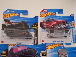 Lote 10 coches Hot Wheels: Disney, Barbie, Batman